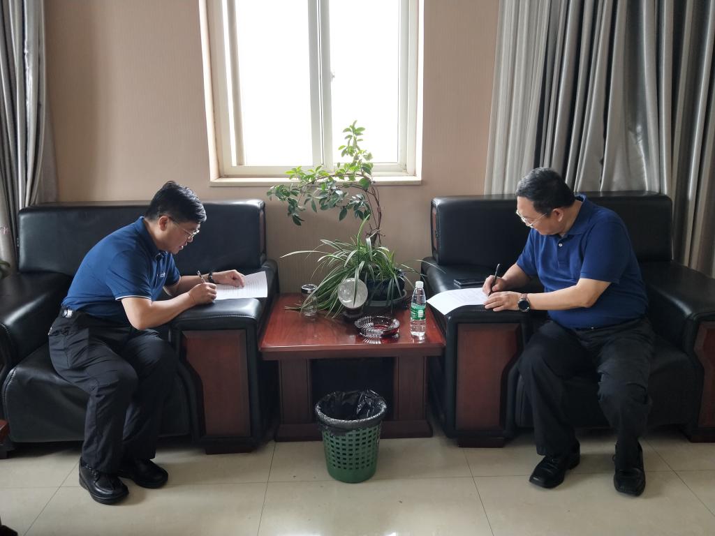 开云体育官网院长赵牧与西昌市人民医院院长李杨健签订毕业生实习就业基地协议